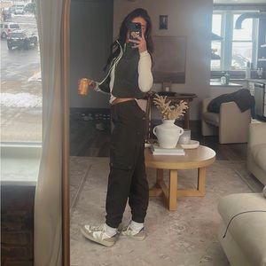 Alo yoga cargo pants